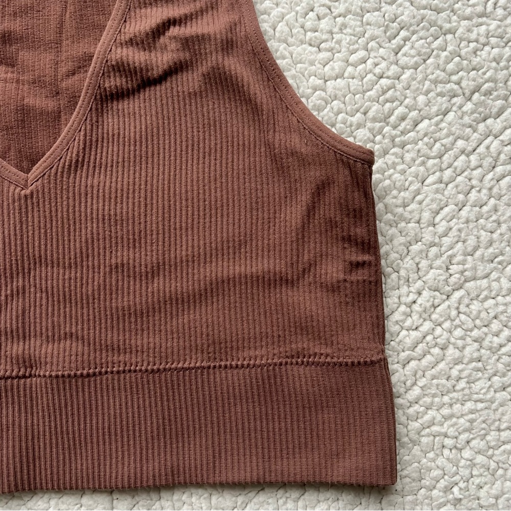 Garage Seamless Plunge Ribbed Tanktop - Picture 3 of 7